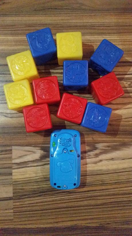 Detsky hraci telefon a kocky, 