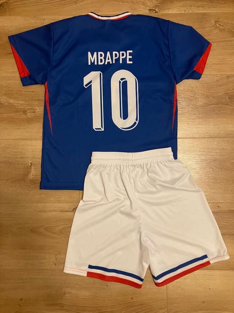 Futbalová súprava mbappe, 140