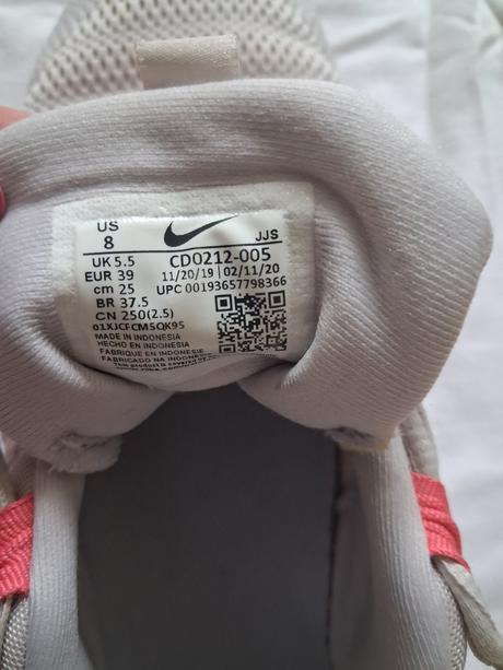 Tenisky nike + tricko, nike,39