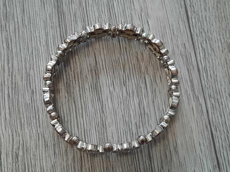 Dámske a dievčenské náramky,