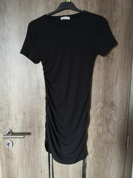 Dámske obtiahnuté šaty, gate,36