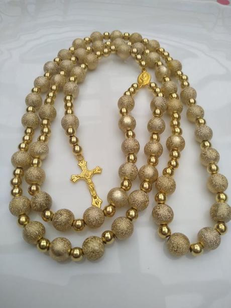 Ruženec s menom a dátumom e102,