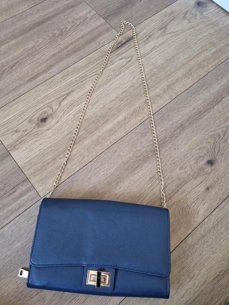 Modrá listová kabelka, 