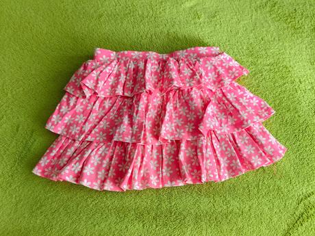 Minimálne nosená sukňa freestyle, top stav, 104