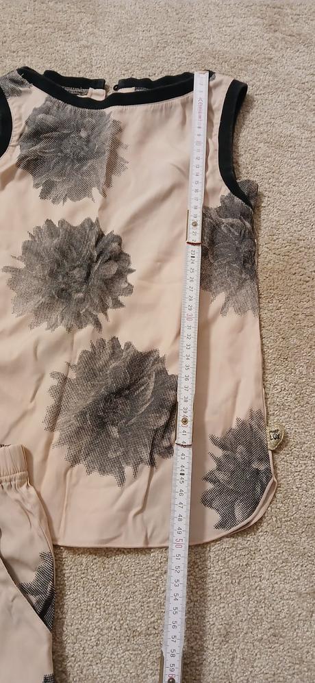 Tričko a kraťasy, 140