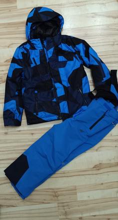 4f lyžiarska súprava bunda + oteplovaky, 146