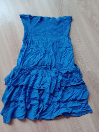 Modré šaty s volánikmi, l