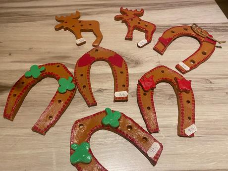 Krásna závesná dekorácia podková pre šťastie, 