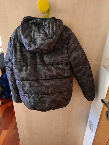 Bunda na zimu obojstranná, c&a,146