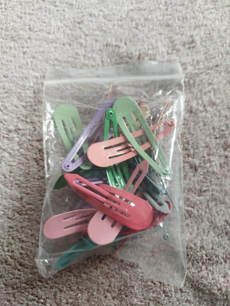 Nové jednofarebné sponky, 