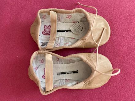 Baletné cvičky kožené, zn. bunnyhop nepoužité, 24