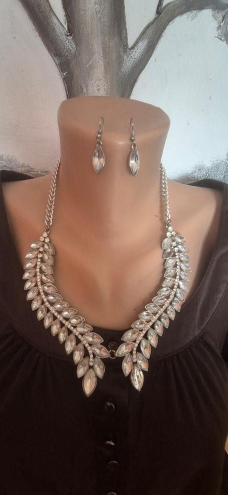 Sada náhrdelník a náušnice, 