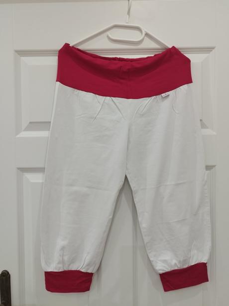 Tehotenské teplaky, l