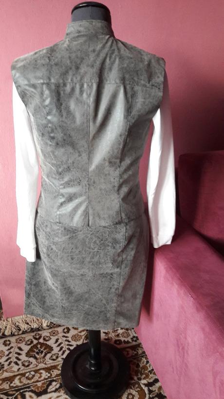 Komplet vesta + sukňa, 36 / 38 / 40 / 42