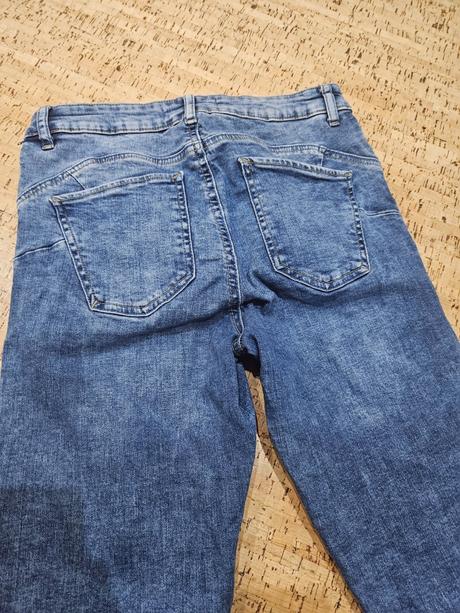 Jemne dotrhane rifle, reserved,m