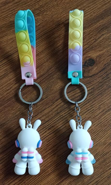 Krásne pop it kľúčenky so zajkom,