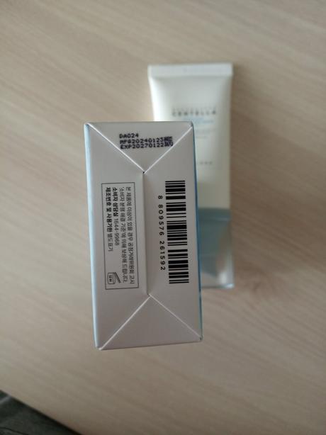 Madagascar centella hyalu-cica water-fit sun serum, 