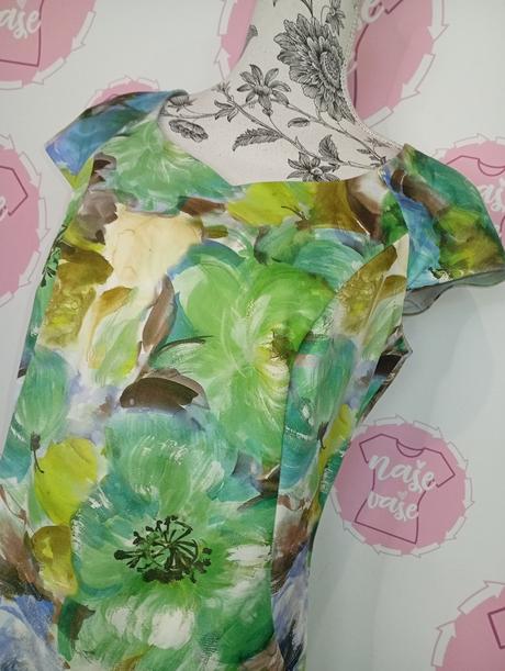 Kvietkované šaty, 38