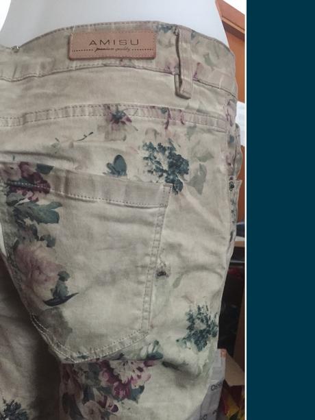 Kvetované nohavice, veľ. 38, sedia viac, 38