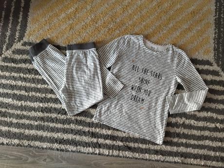 Pásikavé pyžamo, f&f,134