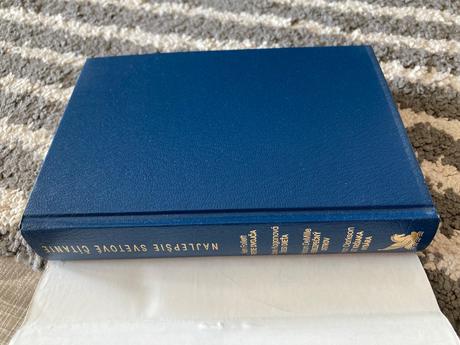 Čiesi dieťa, tretie dvojča, let kršiaka rybára...,