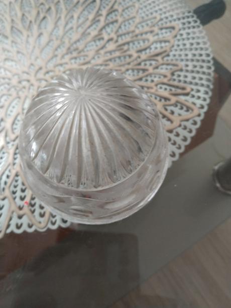 Brúsené či kryštál, vajíčko sedmokráska,