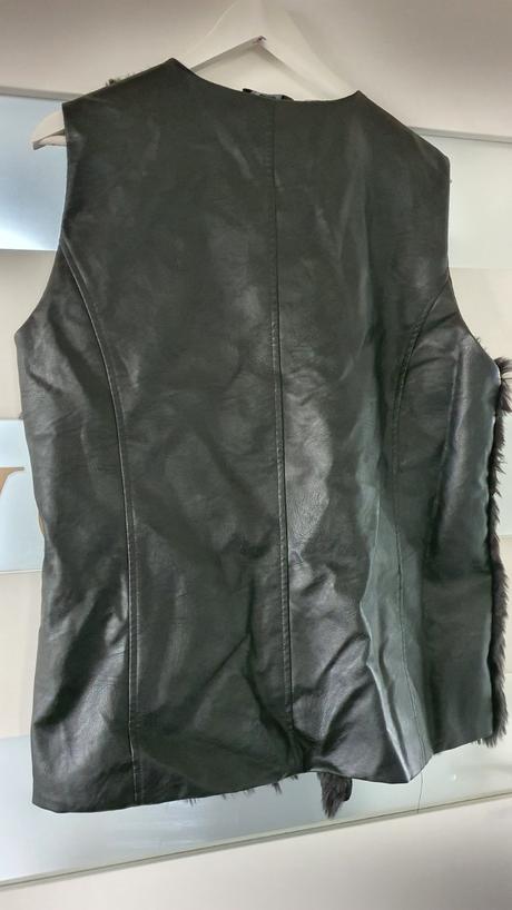 Kožušinková vesta, esmara,44
