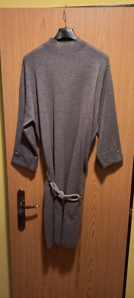 Krásne teplé šedé šaty uni veľ.s opaskom,