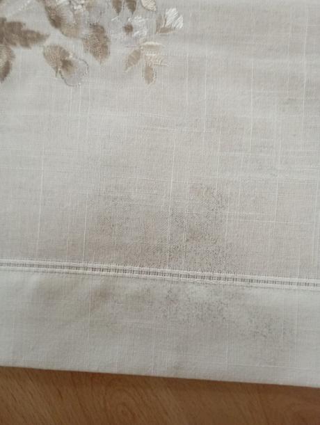 Vyšívaný obrus, 
