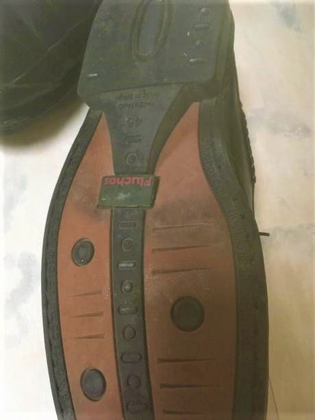 Kvalitné kožené poltopánky, 44