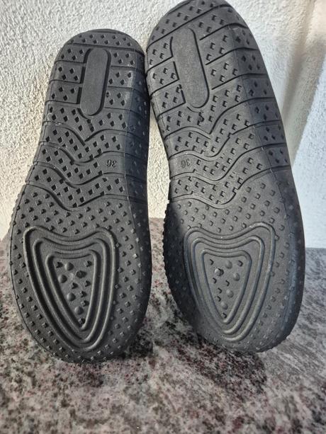 Topánky do vody, 36