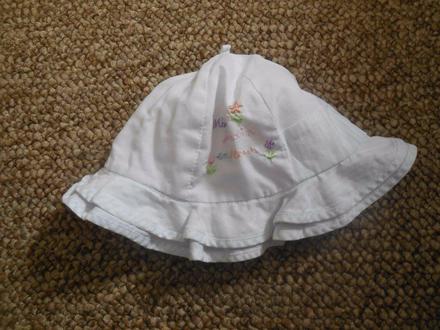 Biely klobúčik, 74