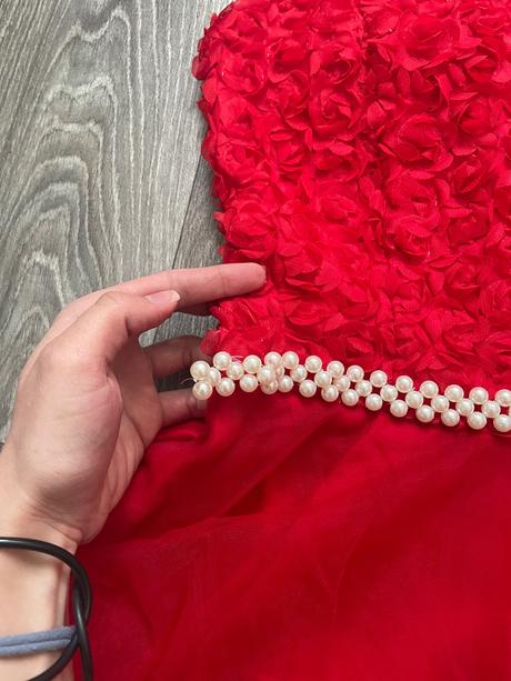 Spoločenské šaty červené bez ramienok, xs