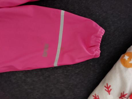 Nohavice do dazda, 104