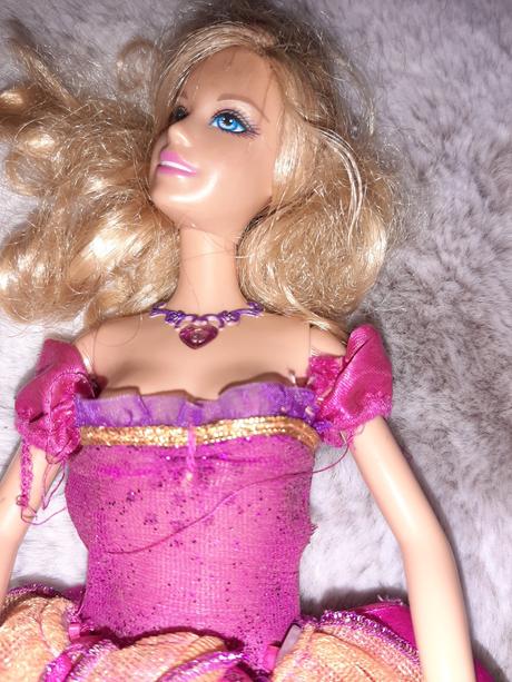 Barbie princezná liana, 