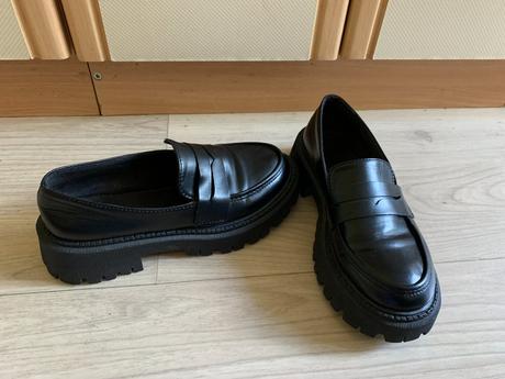 Mokasíny, 37