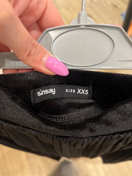 Čierna zamatová sukňa, xs