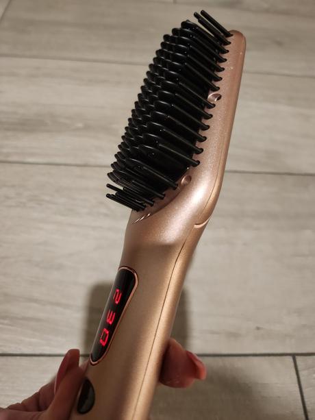 Žehliaca kefa na vlasy, 