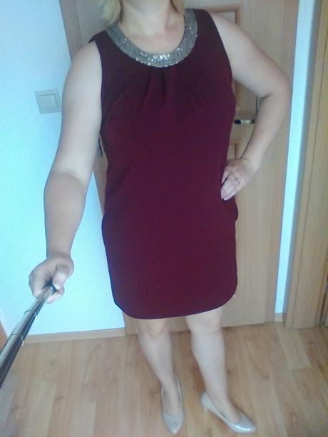 Bordove mini saty, l