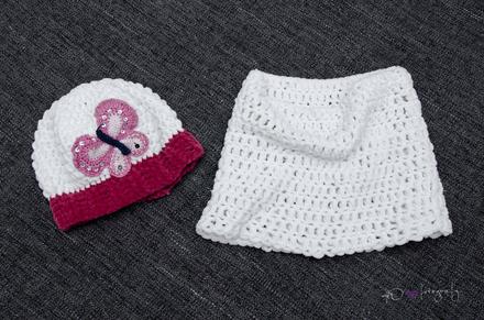 Háčkovaný setík cca 128/134, 128