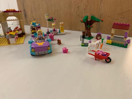 Lego friends sada s pekárňou, autom a žriebätkom,