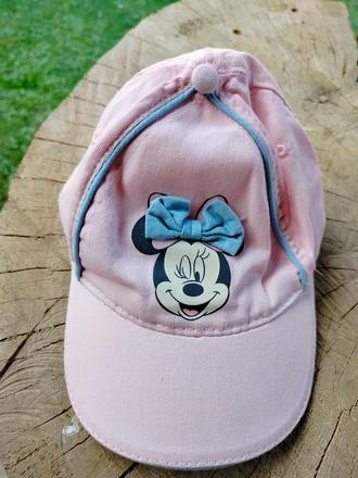 Dievčenská šiltovka, disney