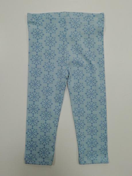 Modré vzorované legíny, tu,86