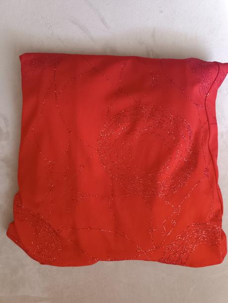 Spoločenské šaty, m