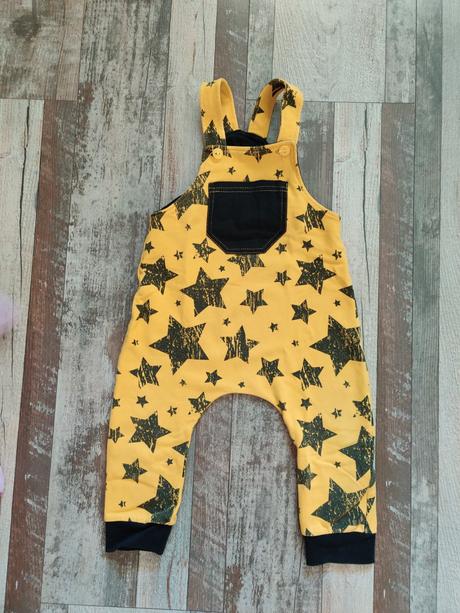 Nohavice s trakmi, 86