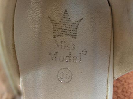 Dievčenské slávnostné sandálky, 35