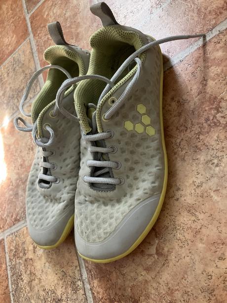 Vivobarefoot stealth 38l, vivobarefoot,38