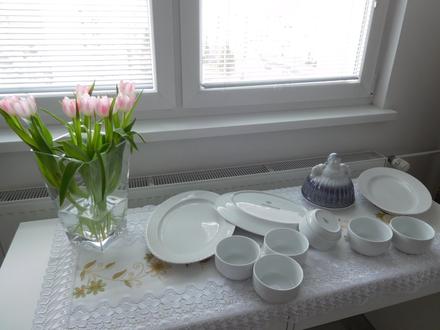 Porcelánové veľké taniere +misky na kompot značené, 