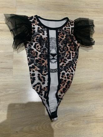 Body s az m, s