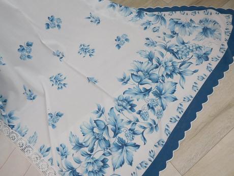 Bavlnený obrus s modrým vzorom,, 